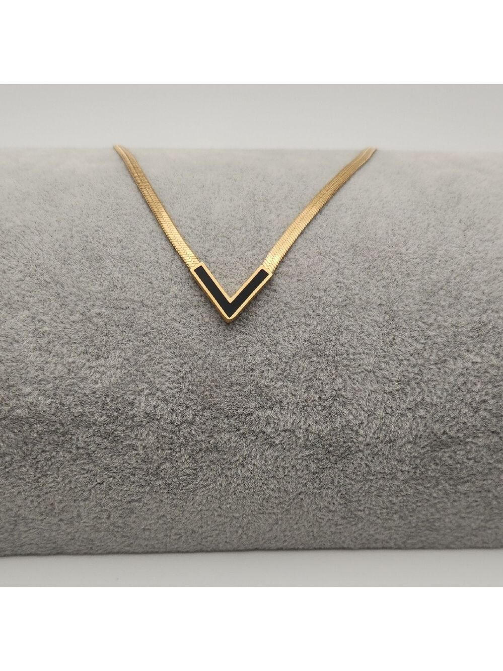 Luxury Black V Chevron Necklace – 18K Gold Plated Stainless Steel